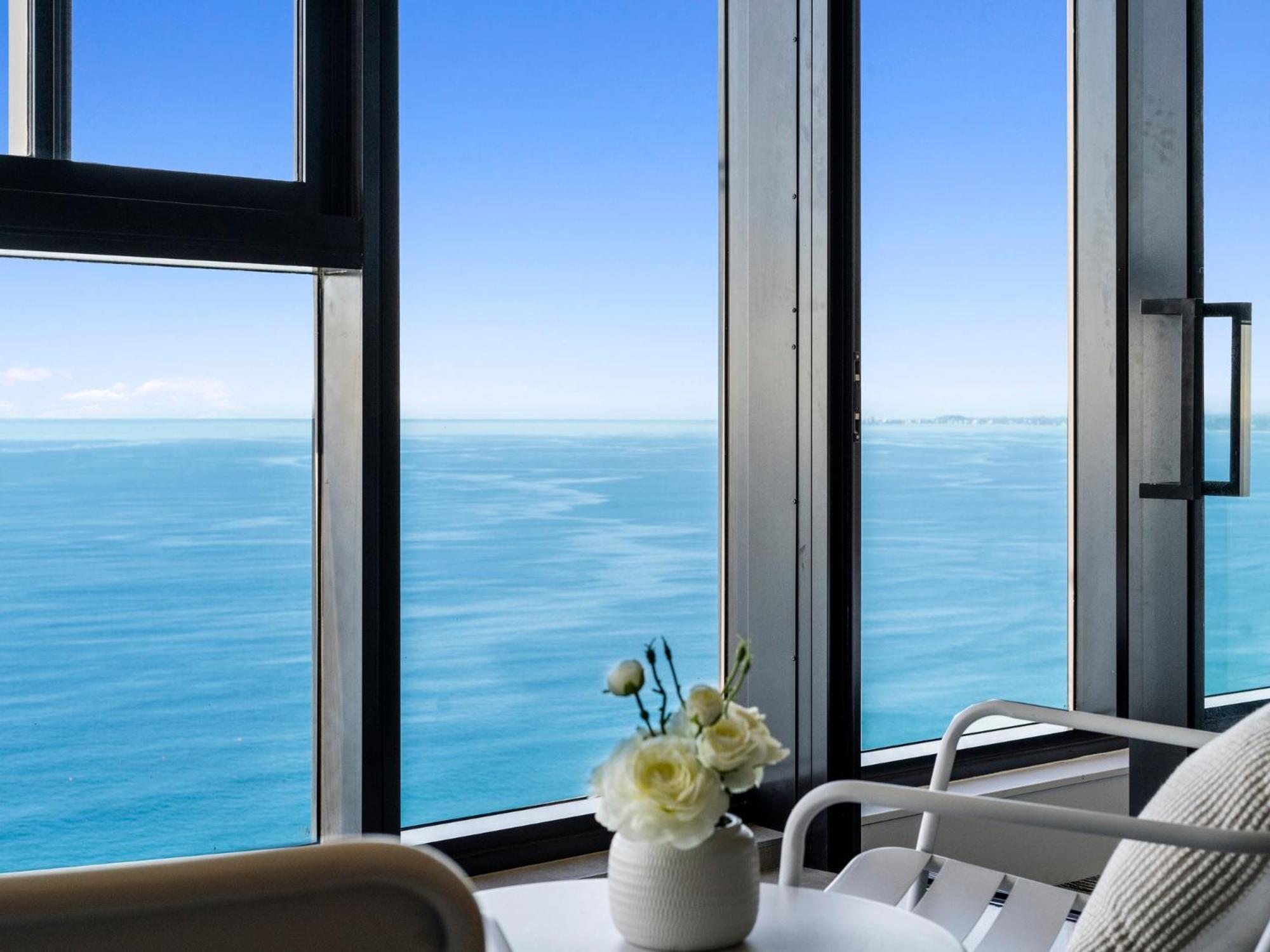 Surfers Paradise New Beachfront Apartments Gold Coast Oda fotoğraf